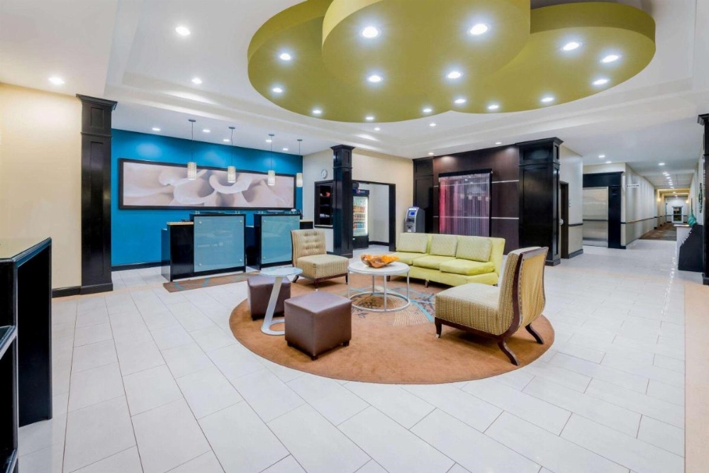 La Quinta Inn & Suites by Wyndham Marshall Image 22